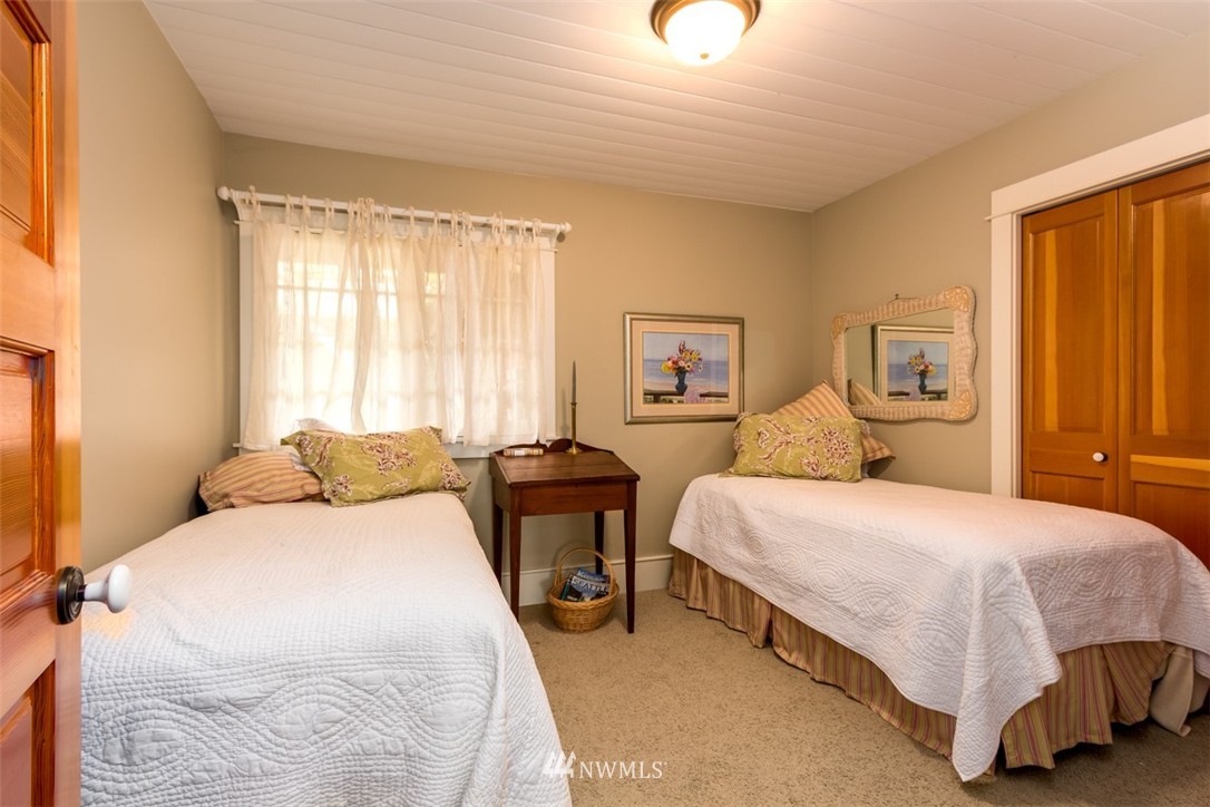 16750 Agate Point Road Northeast Bainbridge Island, WA 98110 - Photo 19 of 25 Gallery Image 19