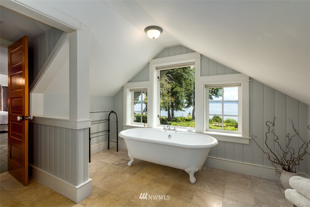 16750 Agate Point Road Northeast Bainbridge Island, WA 98110 - Photo 22 of 25 Gallery Image 22