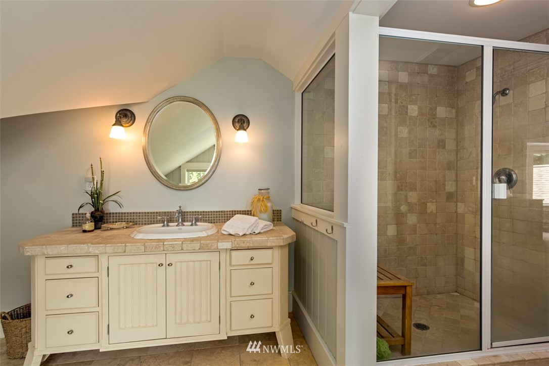 16750 Agate Point Road Northeast Bainbridge Island, WA 98110 - Photo 23 of 25 Gallery Image 23