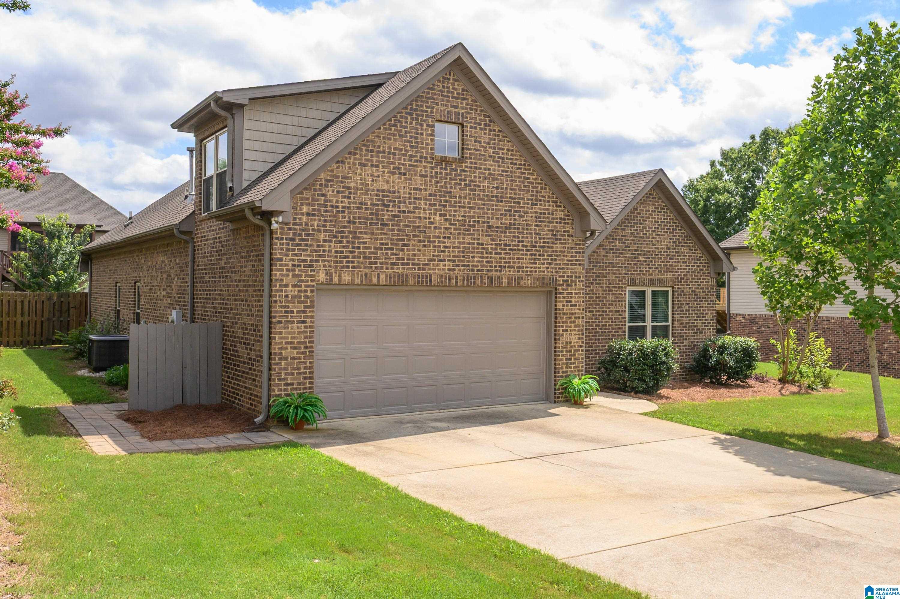 312 Cromwell Alabaster, AL 35114 - Photo 2 of 39