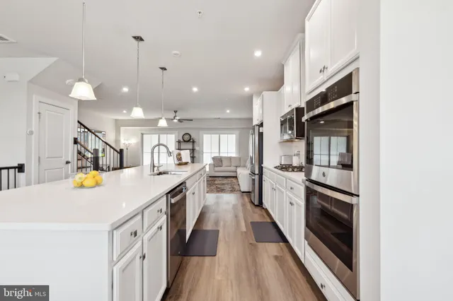 $610,000 | 14079 Sunrise Valley Drive, Unit 15P, Herndon, VA 20171