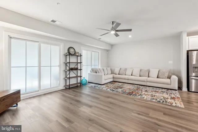 $610,000 | 14079 Sunrise Valley Drive, Unit 15P, Herndon, VA 20171