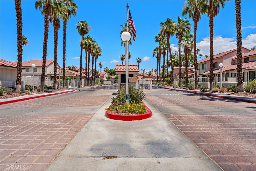 2010 Lawrence Crossley Road Palm Springs, CA 92264 - Photo 31 of 35