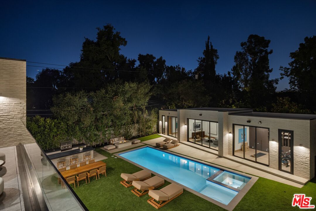 17055 Rancho Street Encino, CA 91316 - Photo 10 of 73