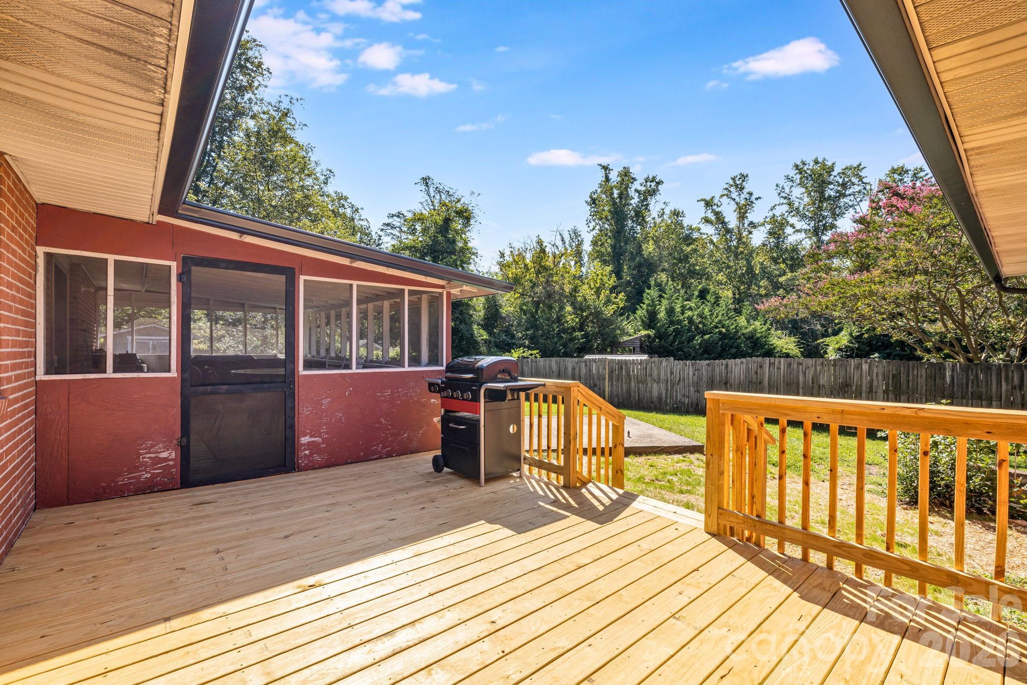 376 School Road East Asheville, NC 28803 - Photo 32 of 38 Gallery Image 32