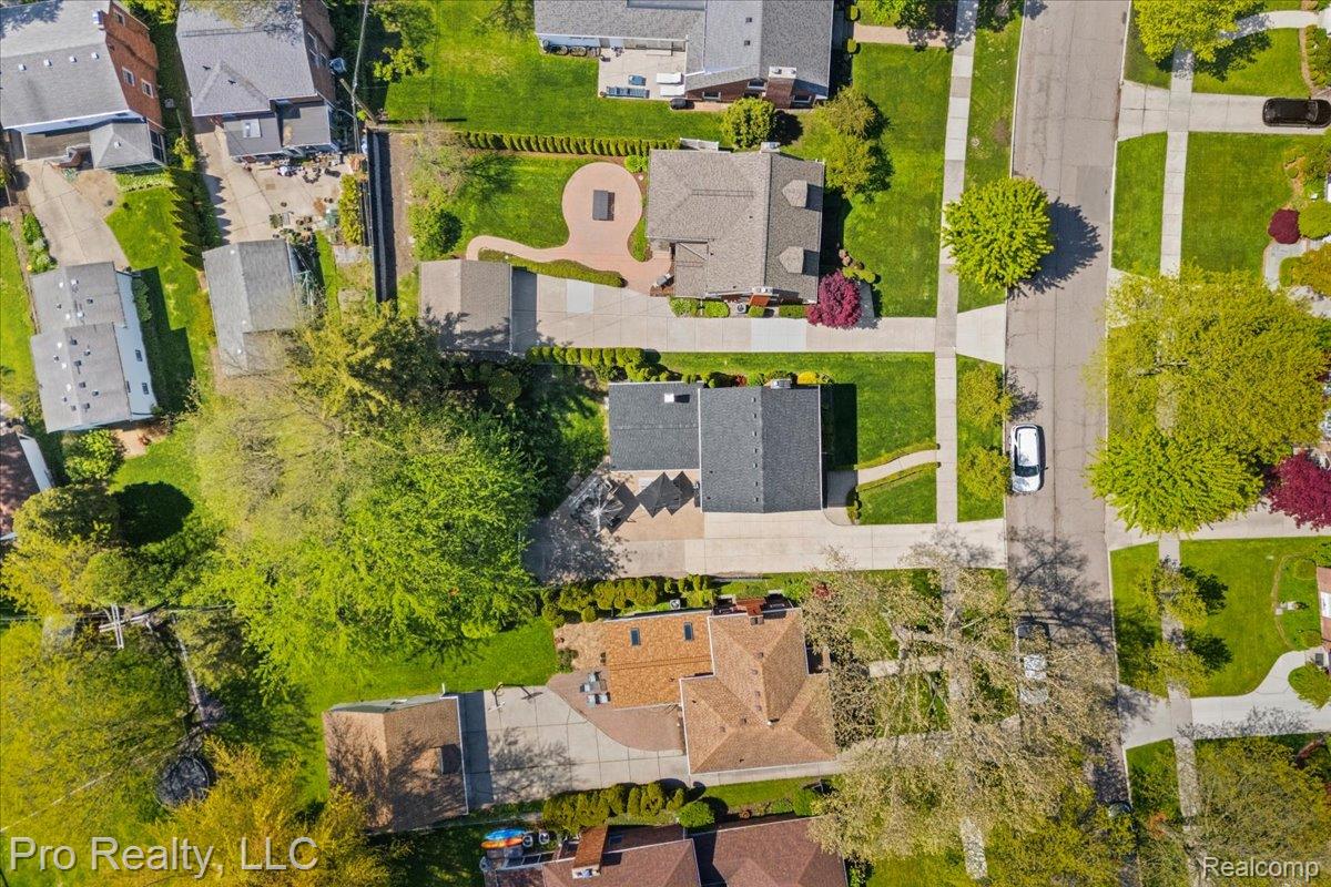 429 Roland Road Grosse Pointe, MI 48236 - Photo 32 of 34