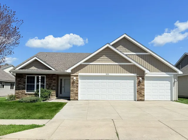 $355,000 | 853 Aurora Circle, Red Wing, MN 55066