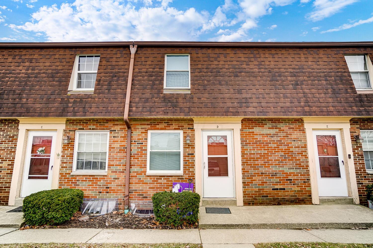 5738 Beechcroft Road, Unit 5738D Columbus, OH 43229 - Photo 3 of 23 50033666-001_web
