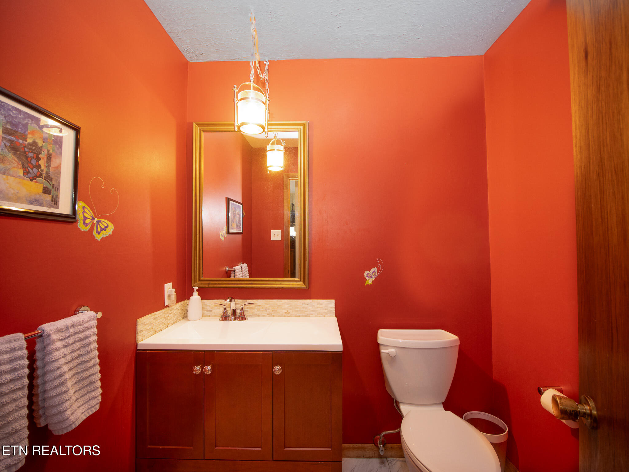 331 Louisiana Avenue Oak Ridge, TN 37830 - Photo 22 of 48 Main Level Half Bath
