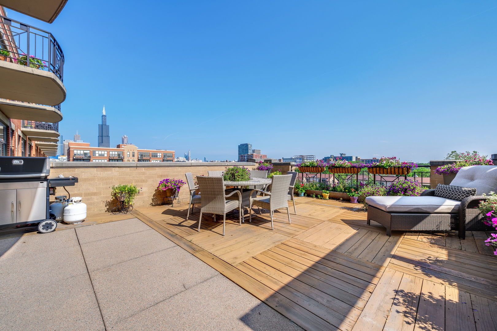 1301 West Madison Street, Unit 520 Chicago, IL 60607 - Photo 16 of 17 a view of a terrace with seating area