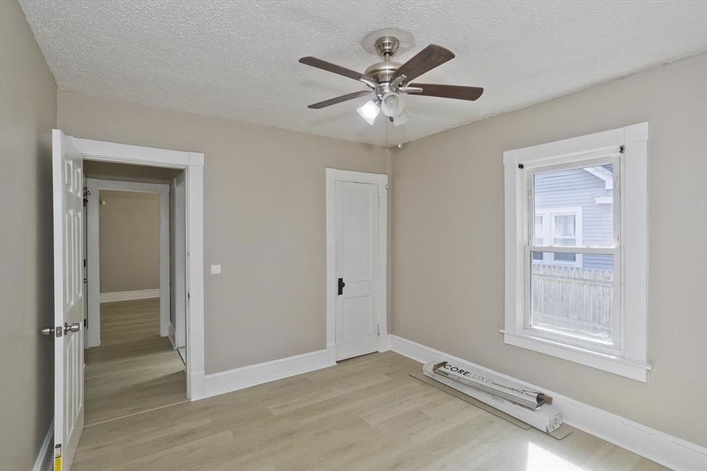 121 Dorset Street Springfield, MA 01108 - Photo 26 of 40