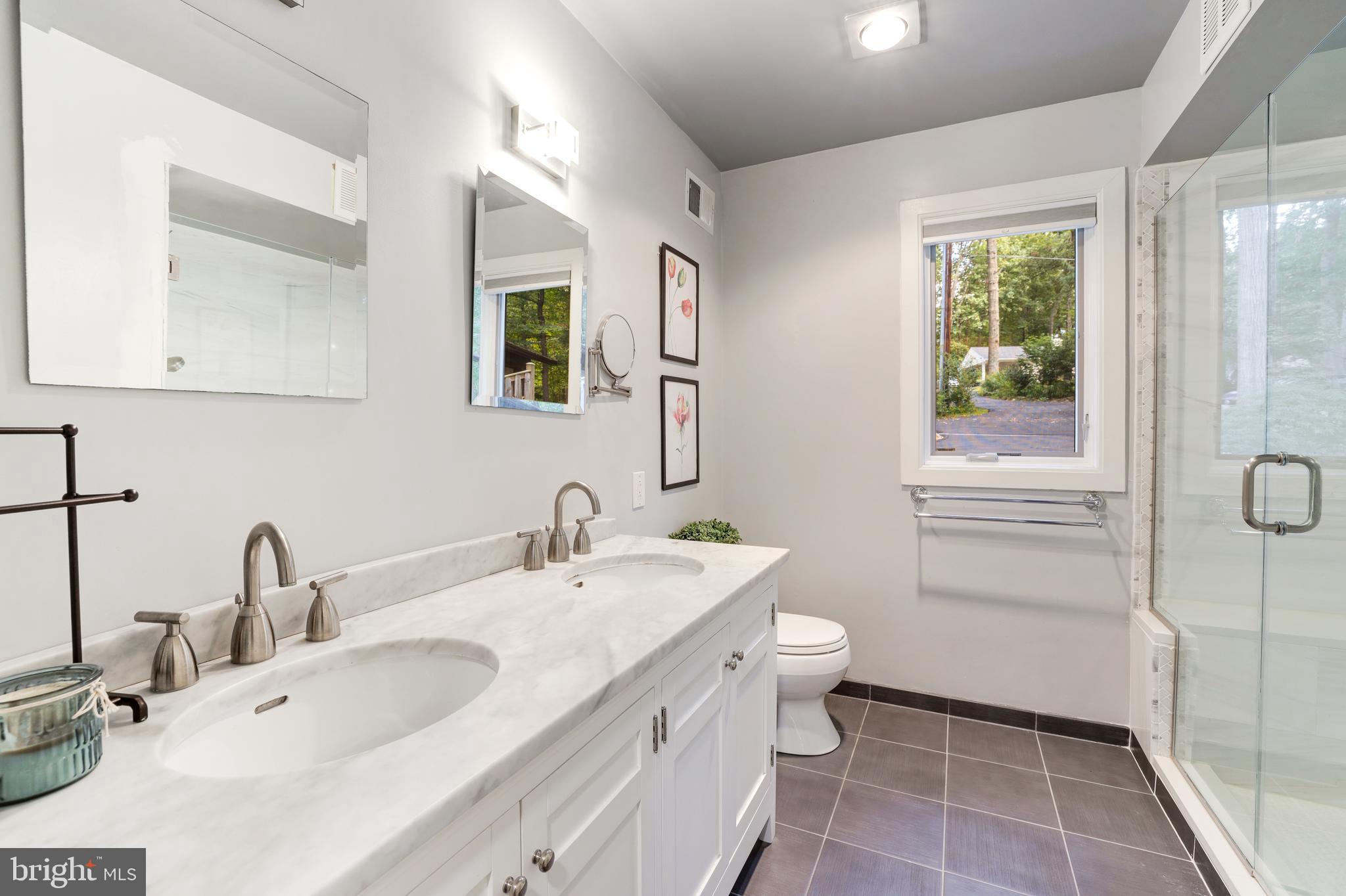 11256 Oakton Road Oakton, VA 22124 - Photo 19 of 68