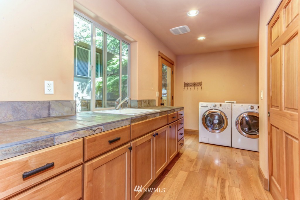 1530 Silver Beach Road Bellingham, WA 98229 - Photo 14 of 25 Gallery Image 14
