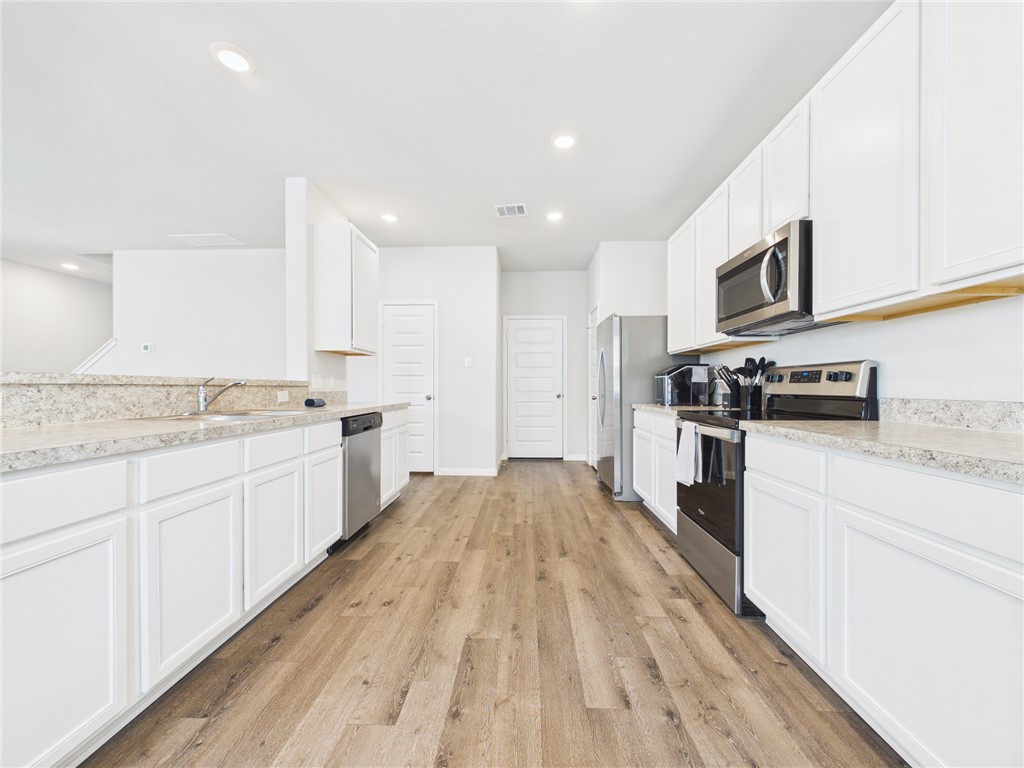 1425 Promise Drive Bryan, TX 77803 - Photo 8 of 27