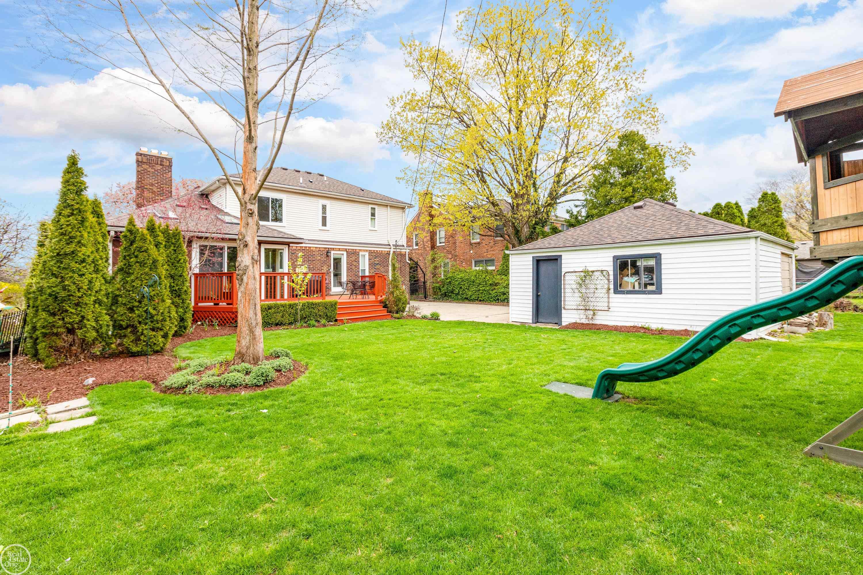 791 Roslyn Road Grosse Pointe, MI 48236 - Photo 47 of 57 50106857-46.JPG