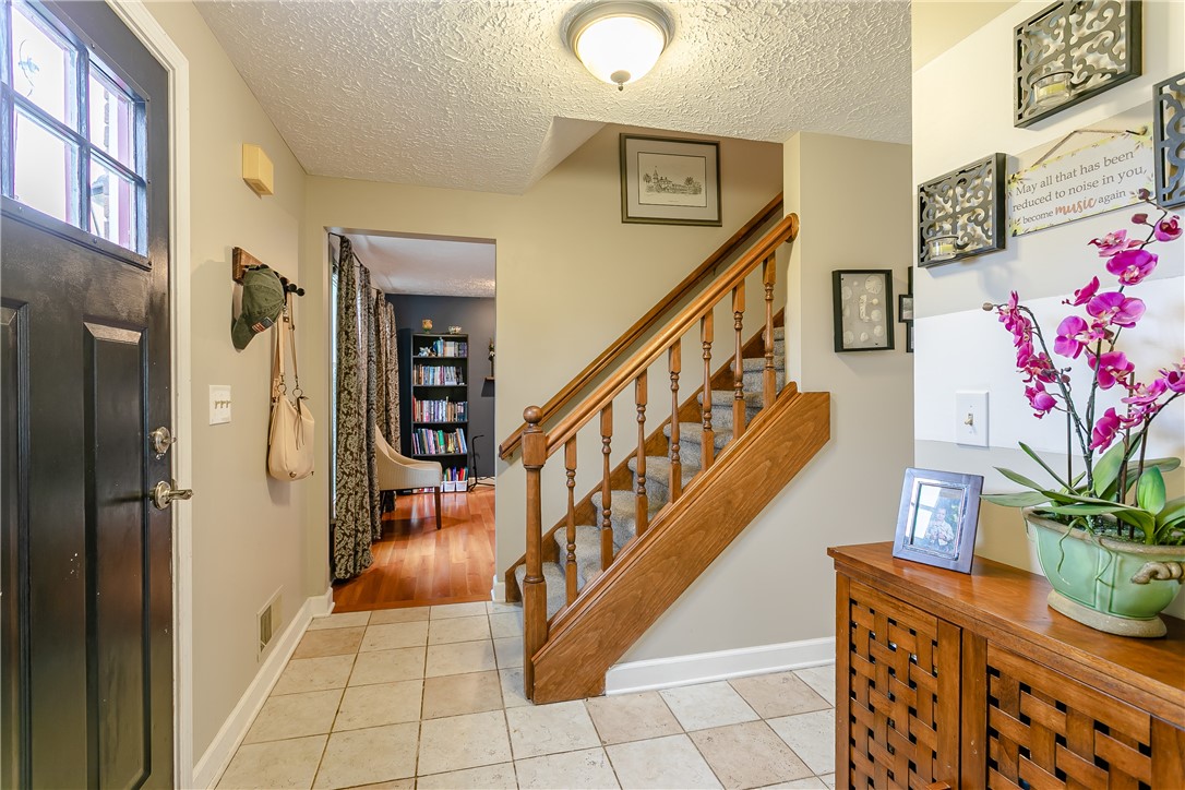 8 Rosscommon Crescent Perinton, NY 14450 - Photo 14 of 28