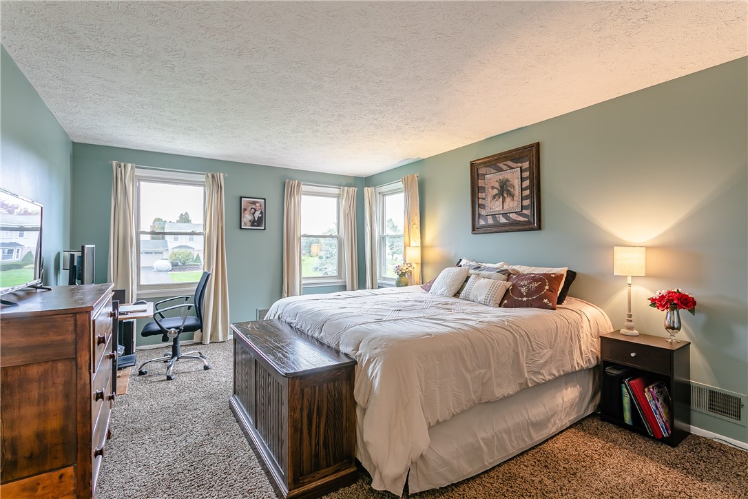 8 Rosscommon Crescent Perinton, NY 14450 - Photo 15 of 28