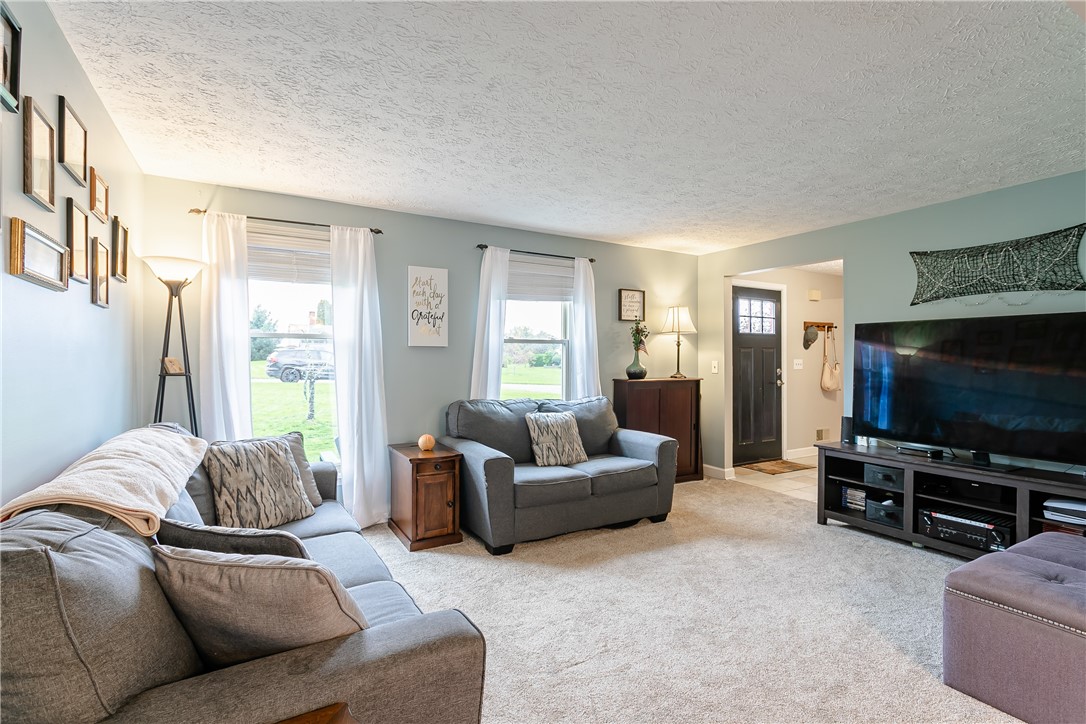 8 Rosscommon Crescent Perinton, NY 14450 - Photo 4 of 28