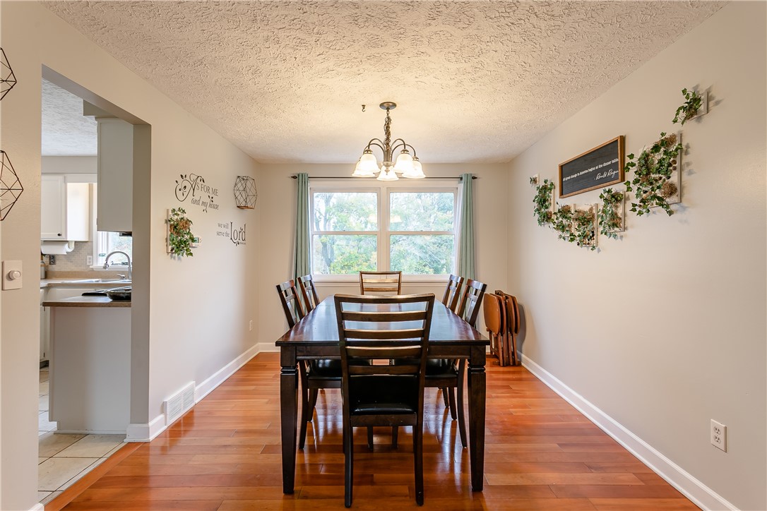 8 Rosscommon Crescent Perinton, NY 14450 - Photo 5 of 28