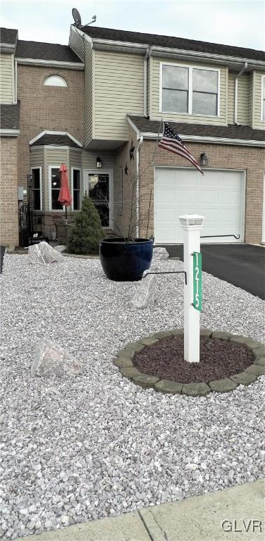1215 Old Gate Road Northampton, PA 18067 - Photo 2 of 39 Gallery Image 2