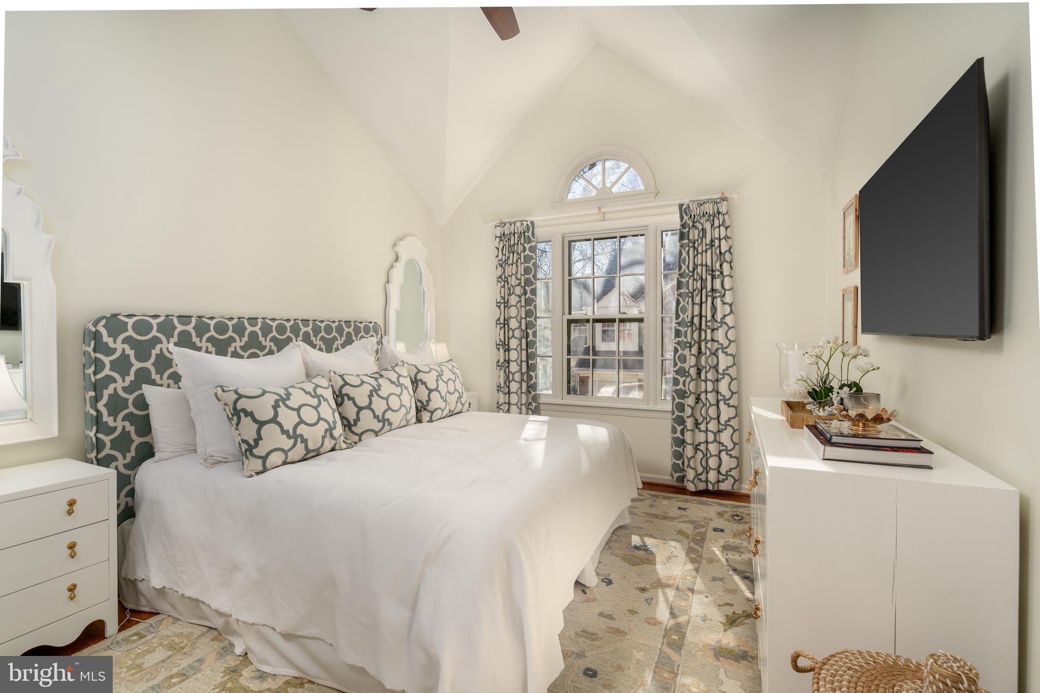 1828 Duffield Lane Alexandria, VA 22307 - Photo 14 of 35 primary suite