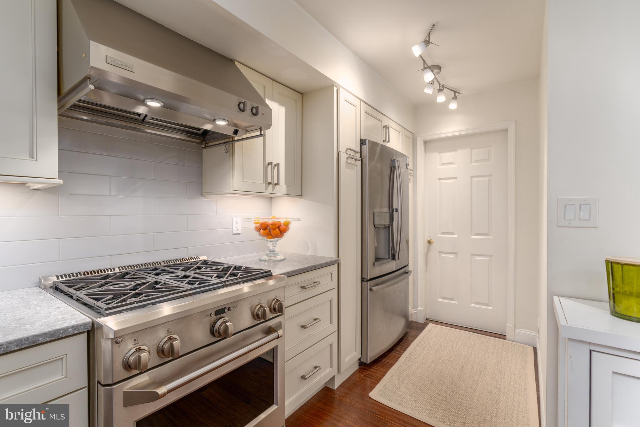 1828 Duffield Lane Alexandria, VA 22307 - Photo 8 of 35