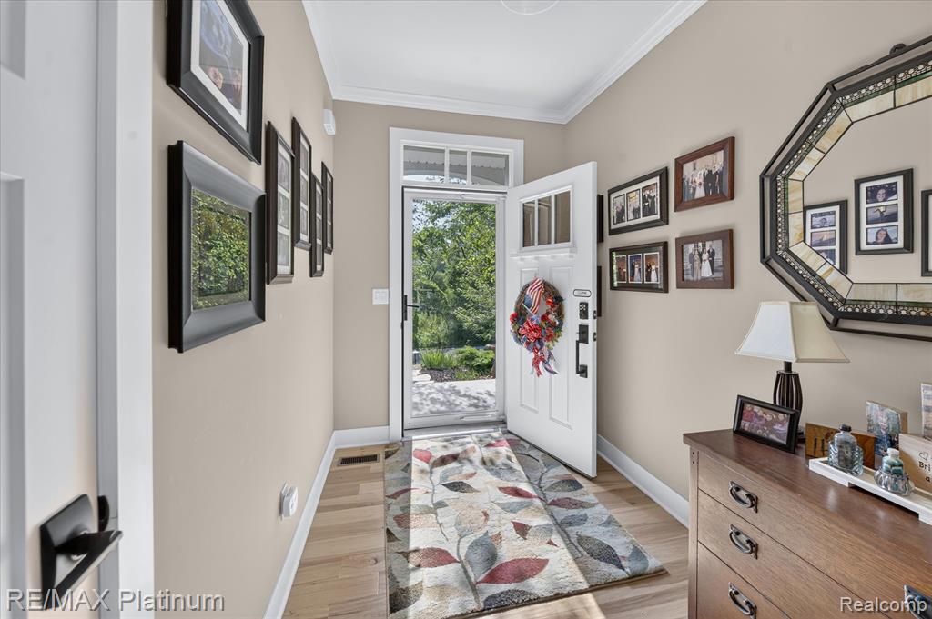 2676 Crooked Lake Road Howell, MI 48843 - Photo 10 of 60