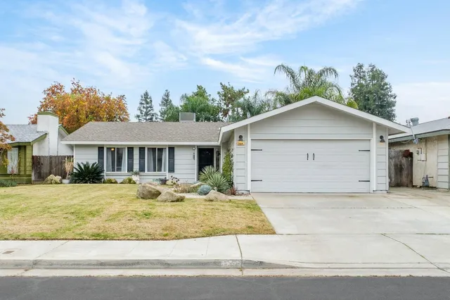 $410,000 | 1154 Palo Alto Avenue, Clovis, CA 93612