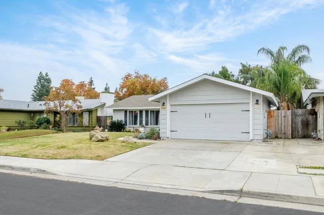 $410,000 | 1154 Palo Alto Avenue, Clovis, CA 93612