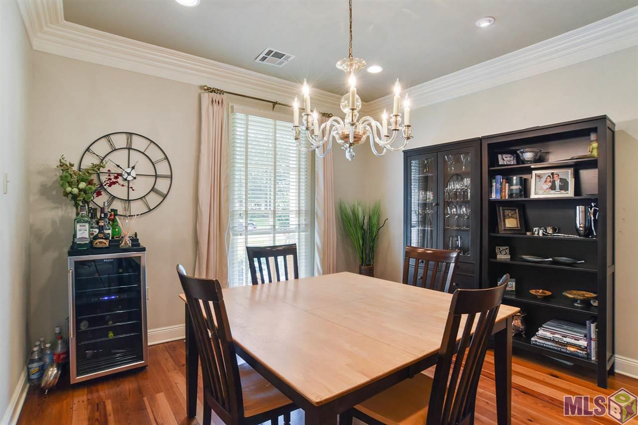 622 Millgate Place Baton Rouge, LA 70808 - Photo 5 of 14 Nice formal dining room to entertain!
