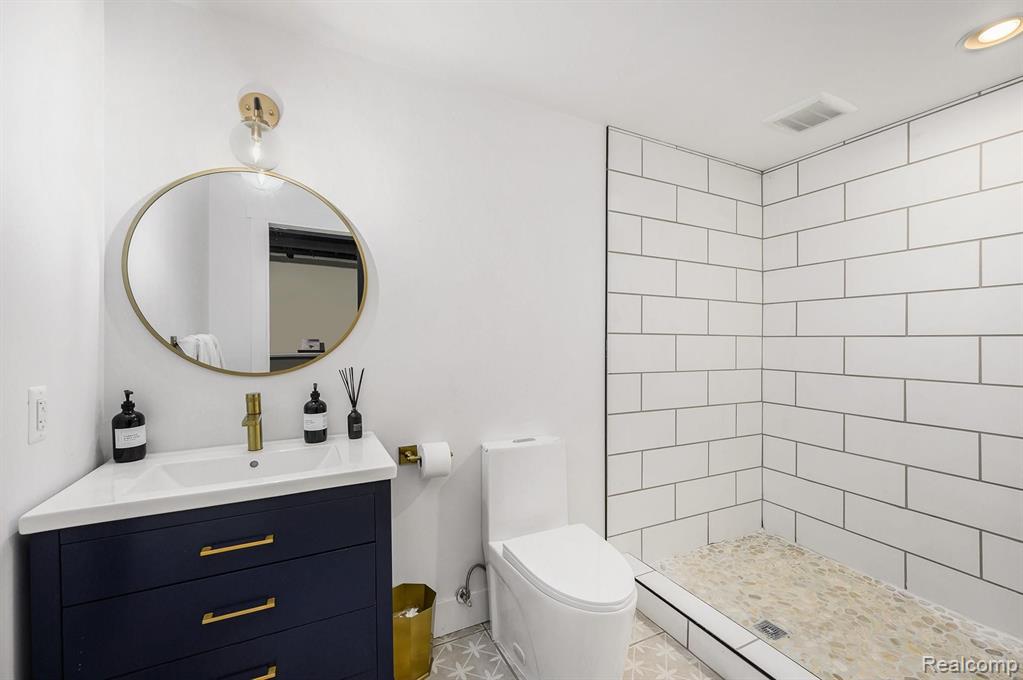 1306 Oxford Road Berkley, MI 48072 - Photo 25 of 29 Gallery Image 25