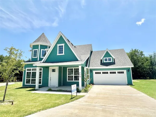 $379,950 | 1356 Orange Blossom Court, Gainesville, TX 76240