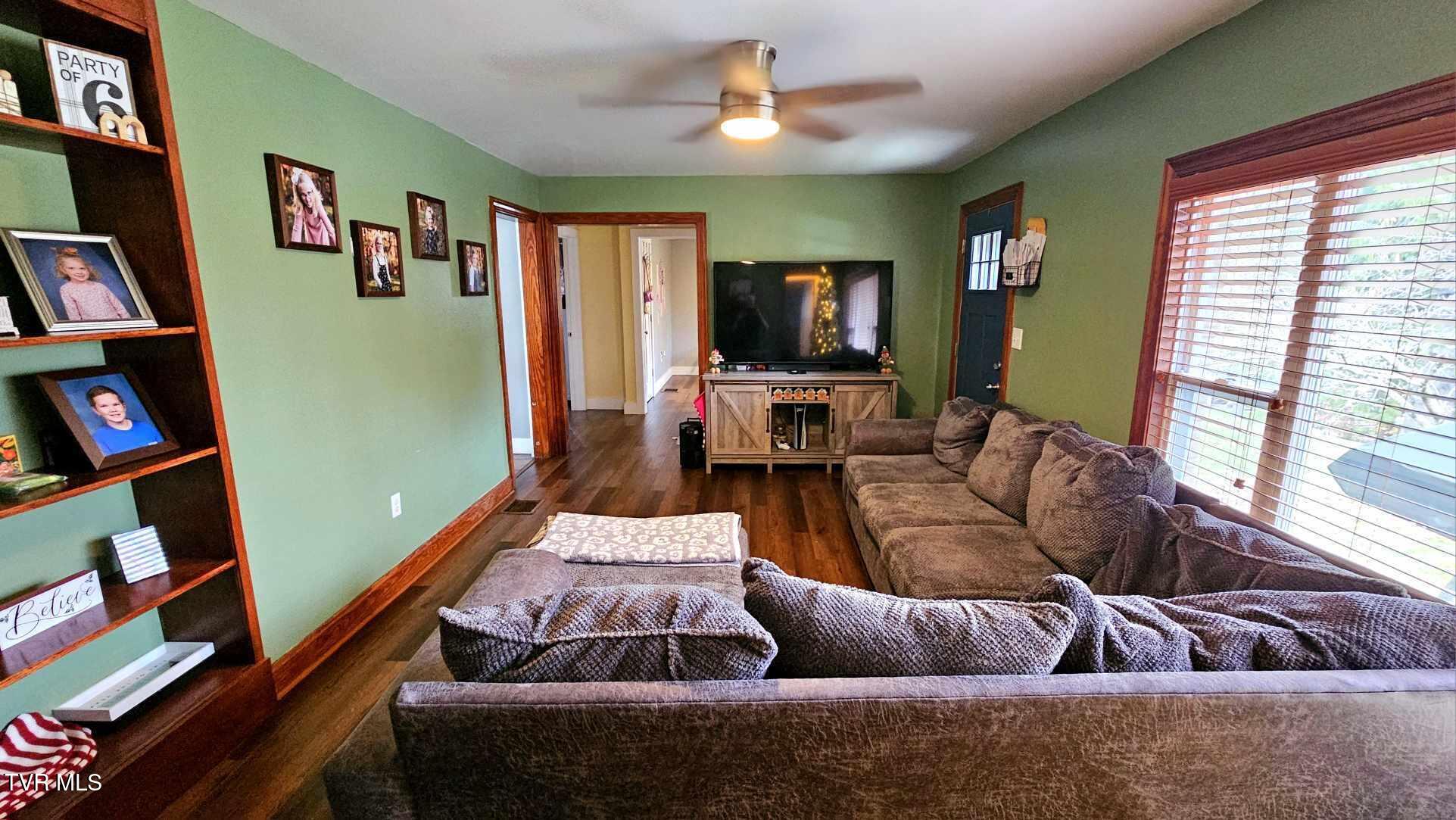 116 Barker Avenue Southwest Wise, VA 24293 - Photo 3 of 17 3