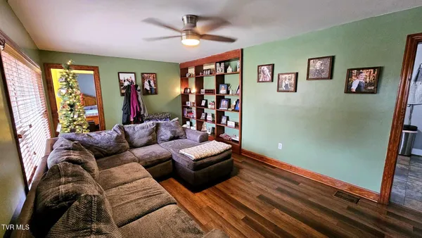 $239,900 | 116 Barker Avenue Southwest, Wise, VA 24293