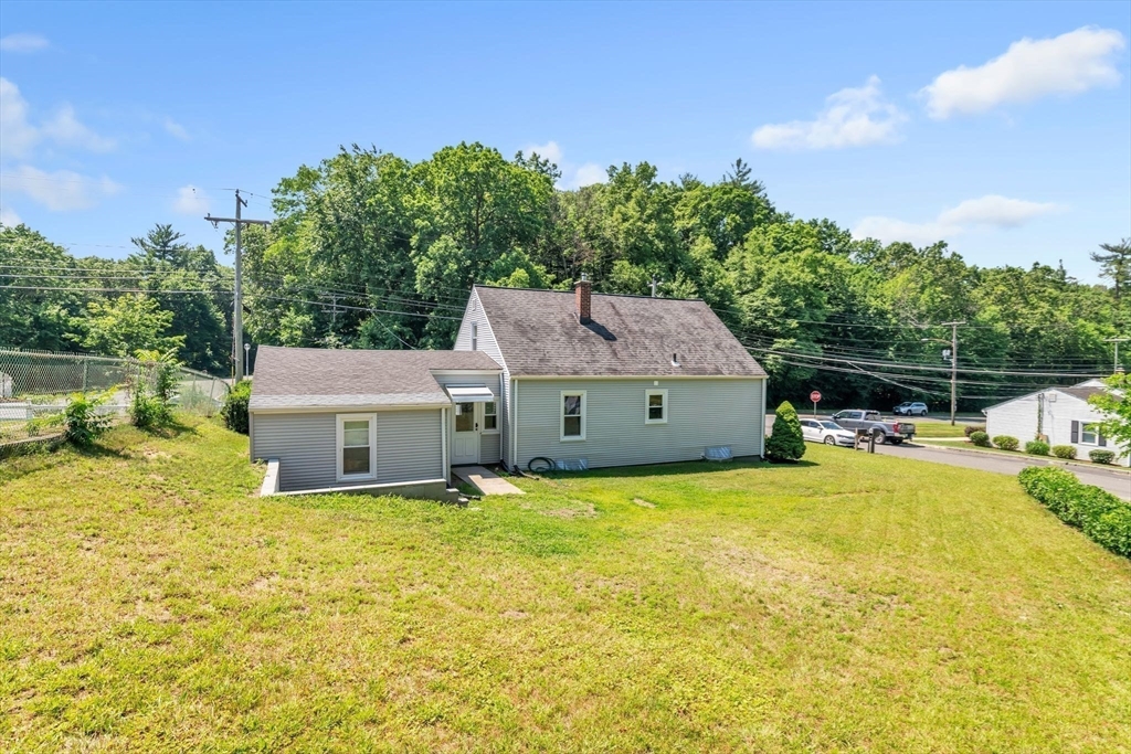 800 Wilbraham Road Springfield, MA 01109 - Photo 21 of 21 a house that has a big yard