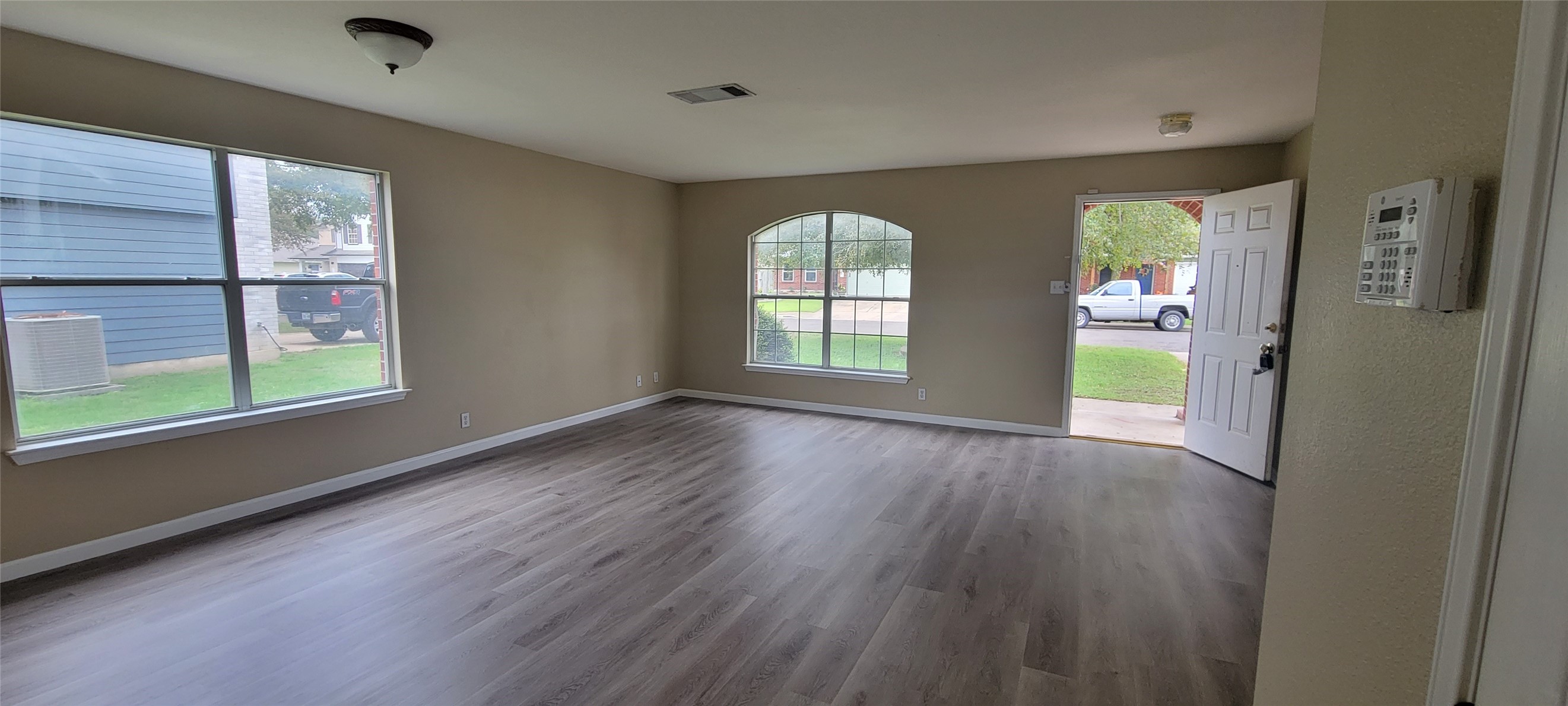 618 Elizabeth Lane Bastrop, TX 78602 - Photo 3 of 18 Large additional living room space at entry