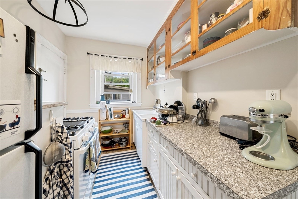 592 Washington Street, Unit 5 Brookline, MA 02446 - Photo 5 of 13