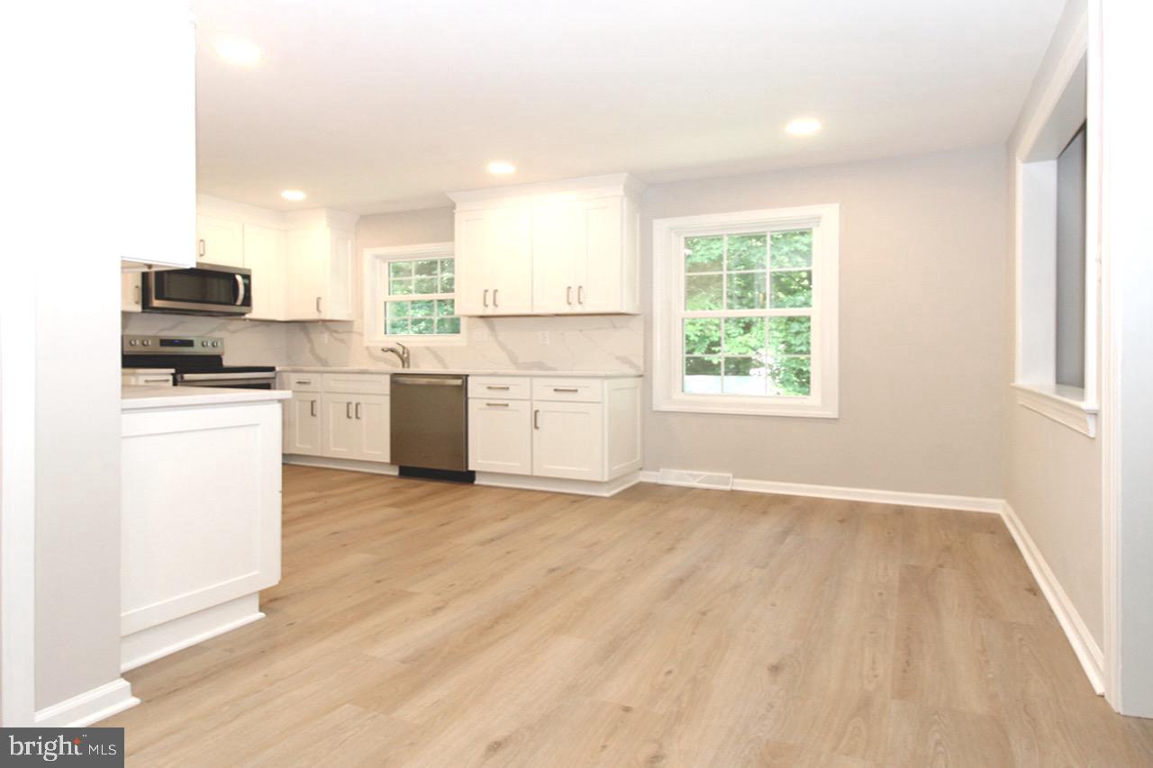 117 Midway Road Phoenixville, PA 19460 - Photo 12 of 42 NEW Kitchen, Eat-in