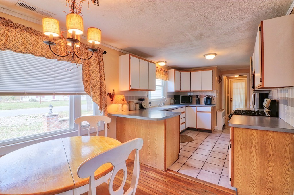 19 Ripley Street Wilbraham, MA 01095 - Photo 9 of 26 Gallery Image 9
