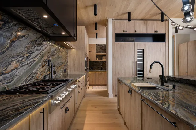 $3,390,000 | 1180 Oak Ridge Drive, Glencoe, IL 60022