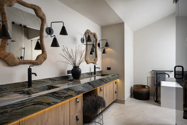 $3,390,000 | 1180 Oak Ridge Drive, Glencoe, IL 60022