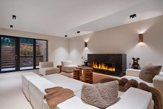 $3,390,000 | 1180 Oak Ridge Drive, Glencoe, IL 60022