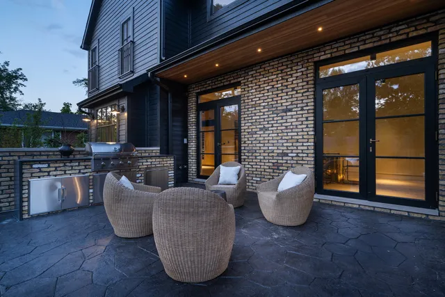 $3,390,000 | 1180 Oak Ridge Drive, Glencoe, IL 60022