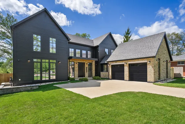 $3,390,000 | 1180 Oak Ridge Drive, Glencoe, IL 60022