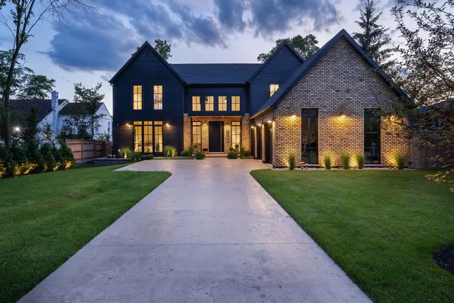 $3,390,000 | 1180 Oak Ridge Drive, Glencoe, IL 60022