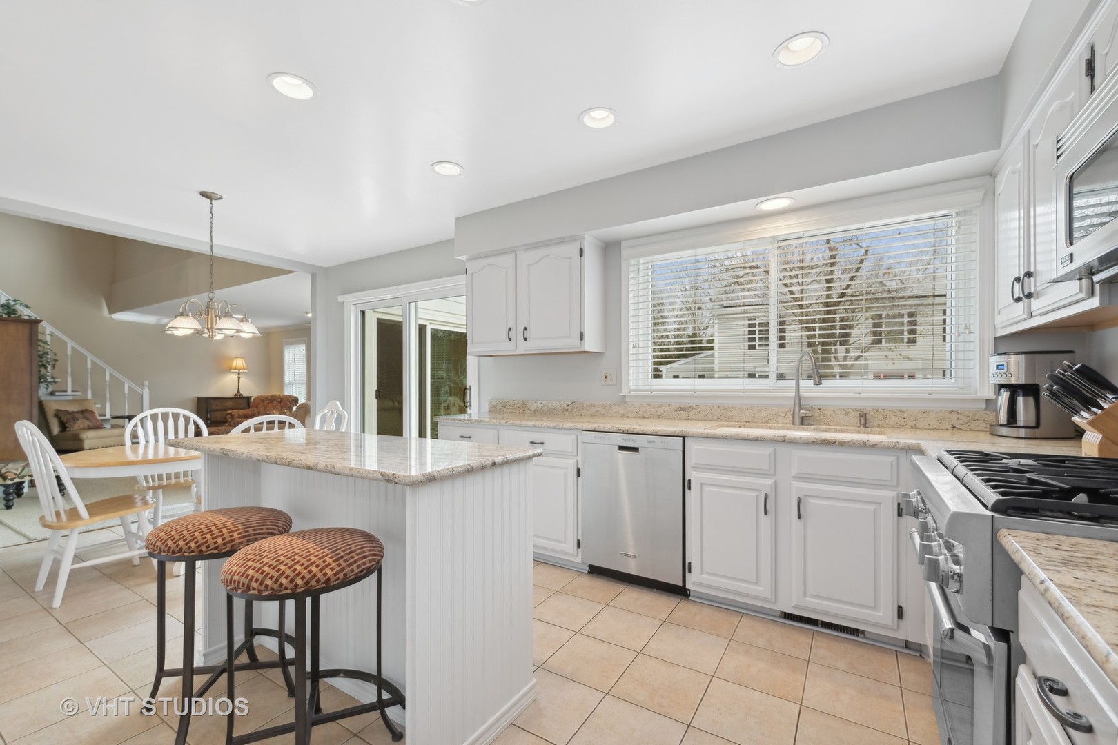 989 Bosworthfield Road Barrington, IL 60010 - Photo 9 of 37 Gallery Image 9
