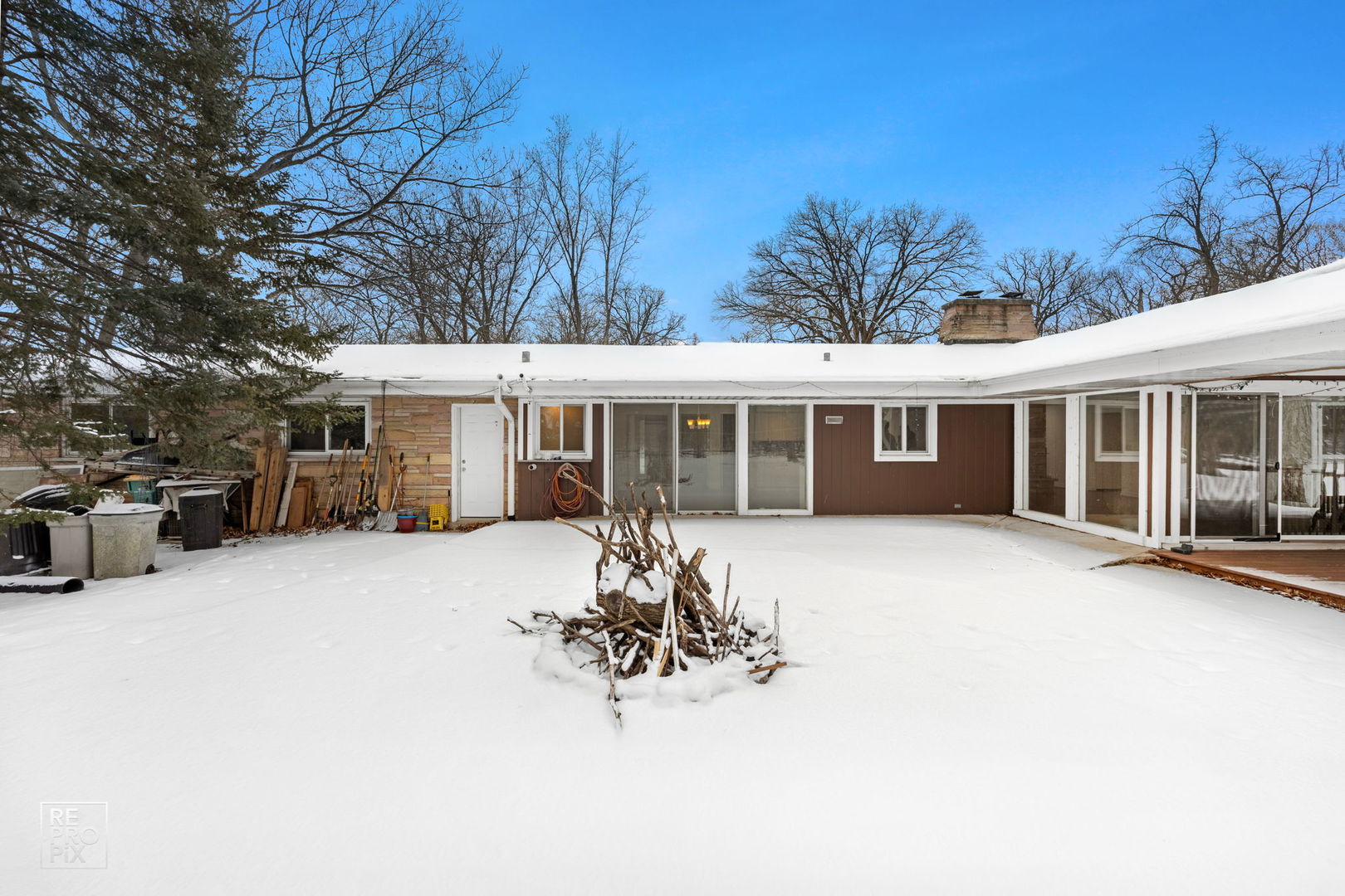 23670 North Elm Road Lincolnshire, IL 60069 - Photo 33 of 36 front view of a house with a yard