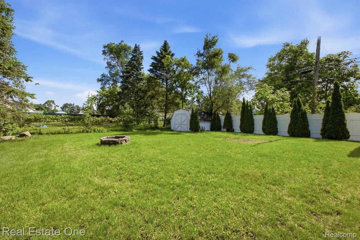 3003 Longview Avenue Rochester, MI 48307 - Photo 26 of 35 34-IMG_1525.jpg