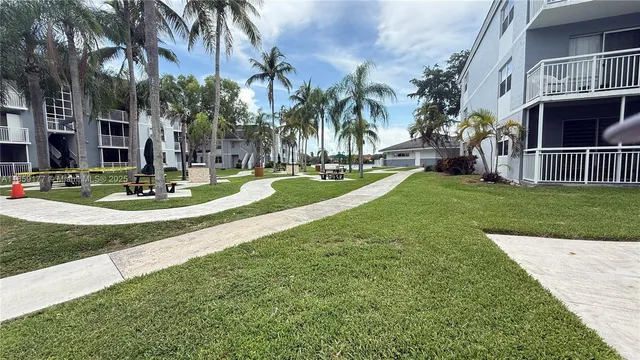 $2,000 | 8560 Southwest 212th Street, Unit 203, Cutler Bay, FL 33189