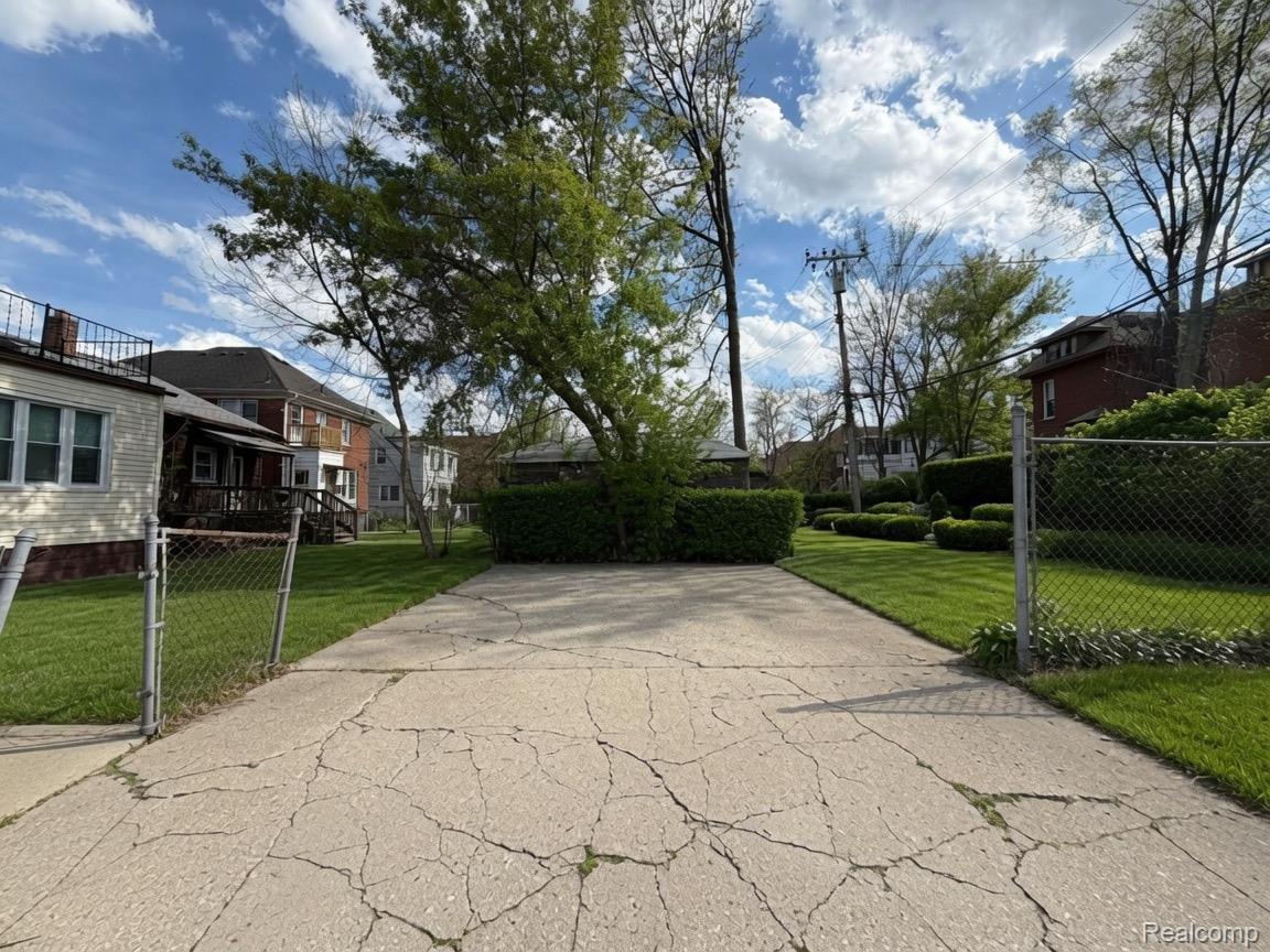 15935 Normandy Street Detroit, MI 48238 - Photo 5 of 28 IMG_9983.jpeg